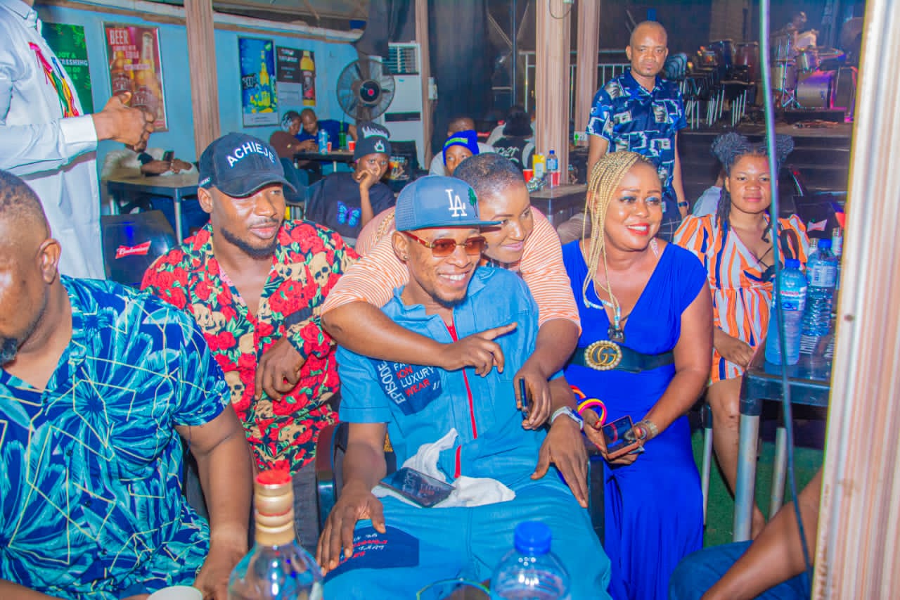 Man Wins Over 100K During Ebonyi Social Media Hangout As Attendees Observe 1 Minute Silence For 23-yr-old EBSU Student - Vimarsana News