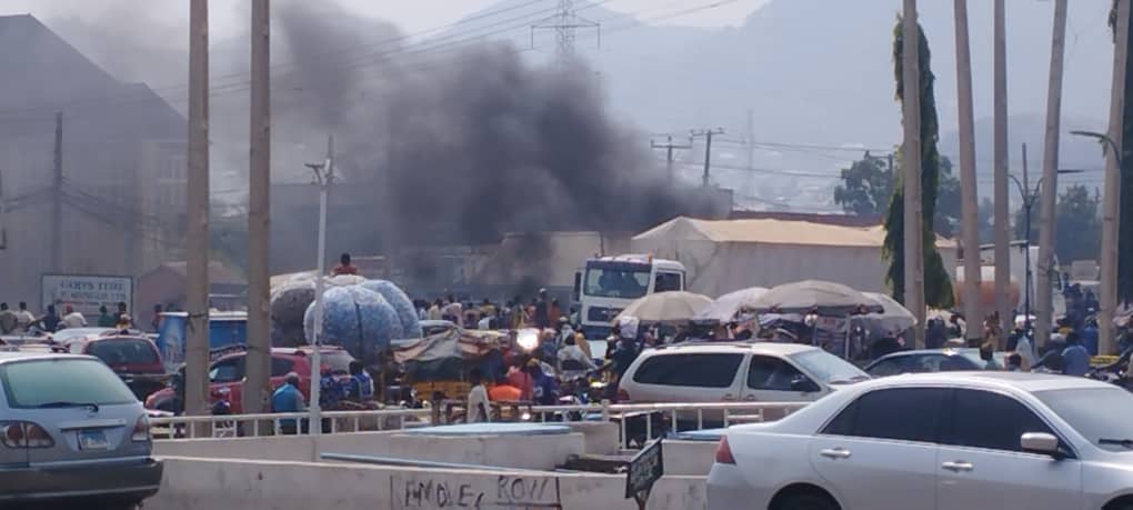 Gunshots As Hoodlums Hijack Trucks, Steal Food Items In Niger State - Vimarsana News